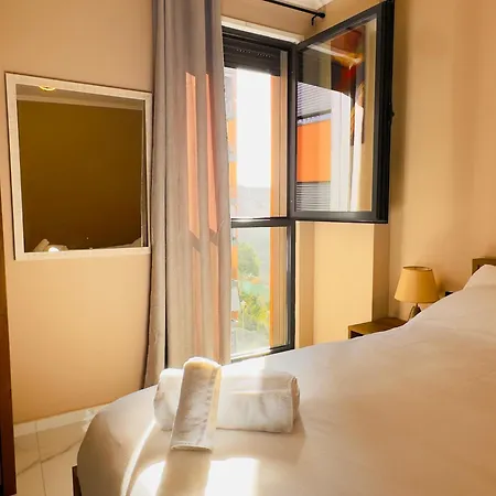 Tirana Apartman *